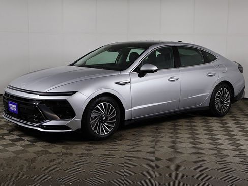 Used 2025 Hyundai Sonata Limited image 13