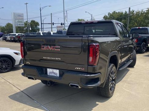Used 2024 GMC Sierra 1500 AT4 w/ Technology Package AWD/4WD image 9