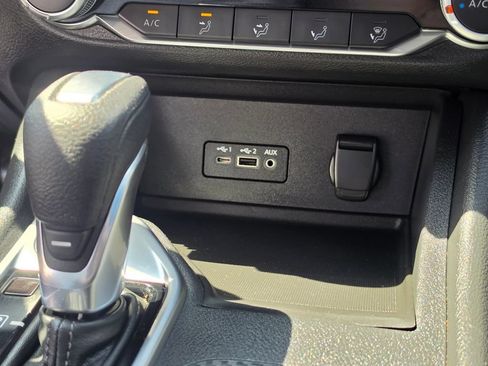 Used 2022 Nissan Sentra SV FWD image 25