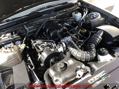 Used 2005 Ford Mustang Premium RWD image 25