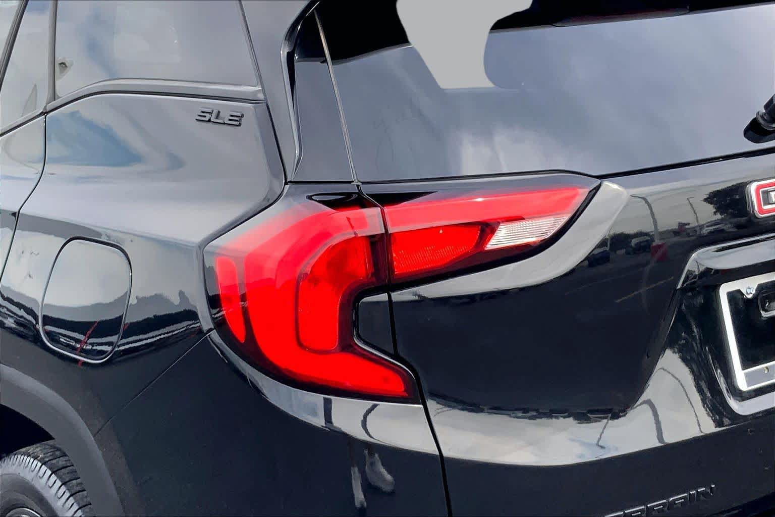 Used 2019 GMC Terrain SLE w/ Black Edition FWD image 29