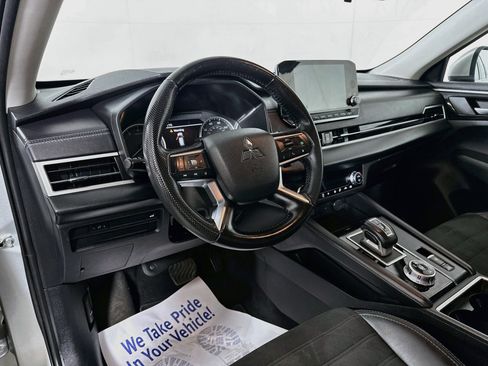 Used 2024 Mitsubishi Outlander SE AWD/4WD image 9