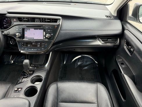 Used 2016 Toyota Avalon Touring FWD image 22