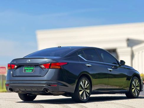 Used 2019 Nissan Altima 2.5 SL FWD image 12