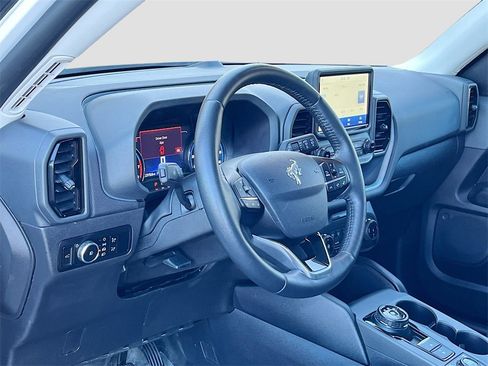 Used 2023 Ford Bronco Sport Badlands image 9