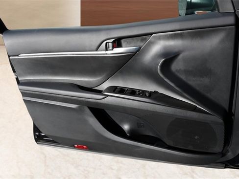 Used 2024 Toyota Camry LE image 10