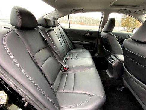 Used 2017 Honda Accord EX-L image 19