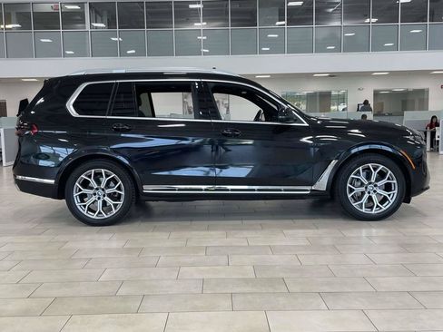 Used 2024 BMW X7 xDrive40i AWD/4WD image 2