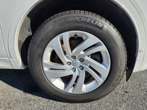 Certified 2024 Land Rover Discovery Sport S image 7