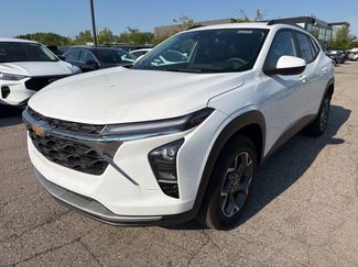 Used 2025 Chevrolet Trax LT FWD video 1