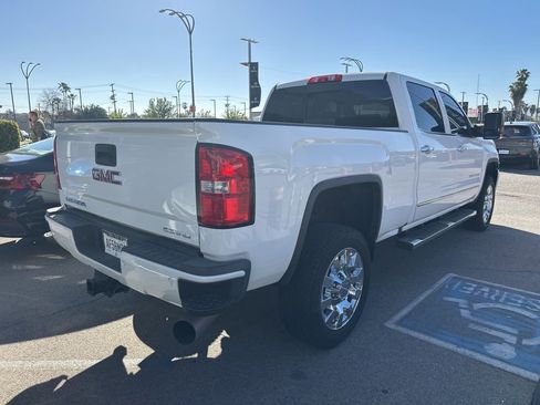 Used 2019 GMC Sierra 2500 Denali w/ Duramax Plus Package image 5
