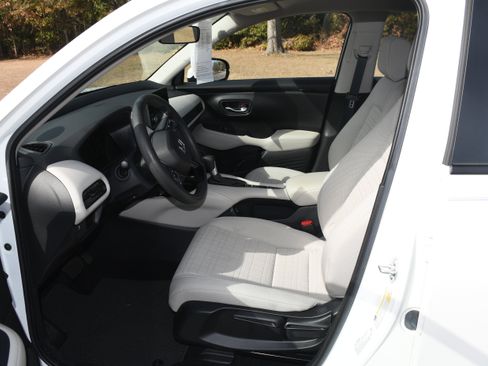 Used 2024 Honda HR-V LX image 7