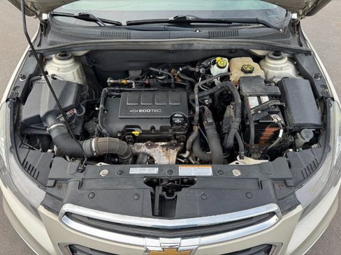 Used 2015 Chevrolet Cruze LT FWD image 22
