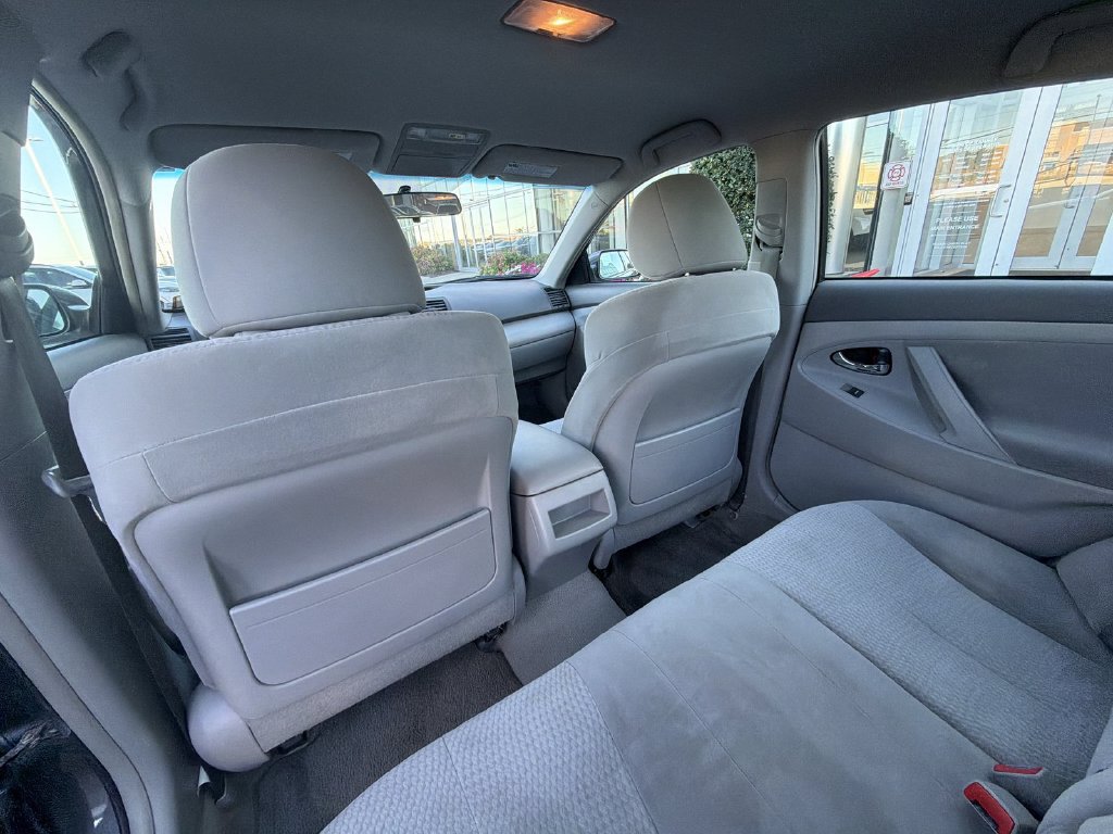 Used 2011 Toyota Camry LE FWD image 20