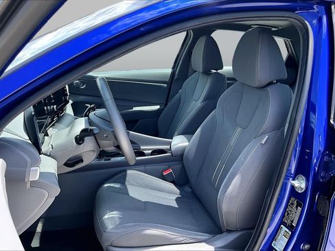 Used 2022 Hyundai Elantra SEL w/ Convenience + Premium Package FWD image 8