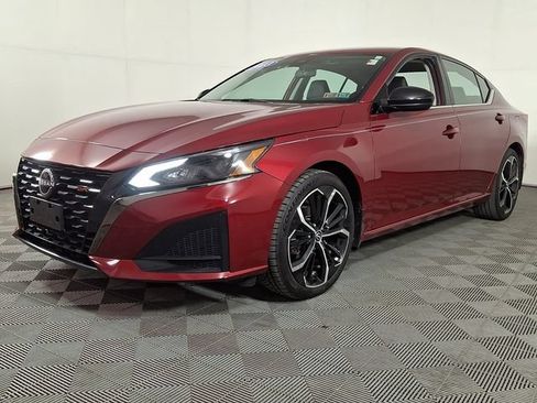 Used 2023 Nissan Altima 2.5 SR FWD image 6
