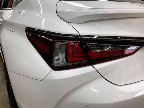 Used 2023 Lexus ES 300h w/ Premium Package image 31