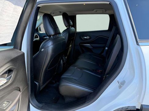 Used 2020 Jeep Cherokee Limited AWD/4WD image 5