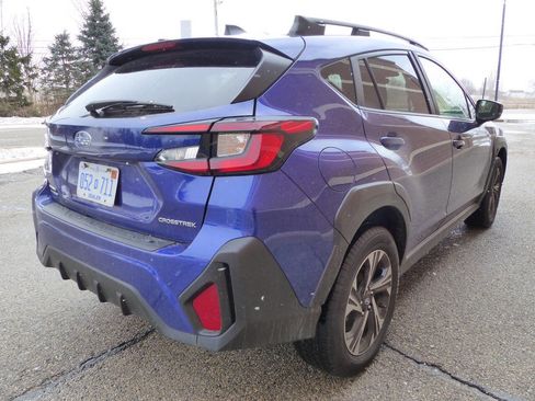Used 2024 Subaru Crosstrek 2.0i Premium image 9