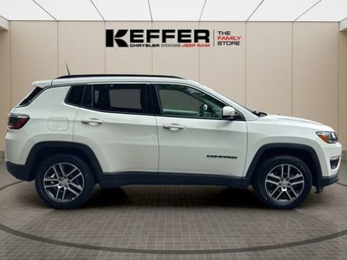Used 2018 Jeep Compass Latitude FWD image 7