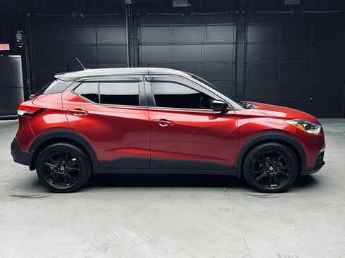 Used 2020 Nissan Kicks SV FWD image 8
