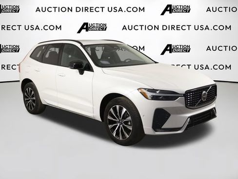 Used 2024 Volvo XC60 B5 Plus AWD/4WD image 40