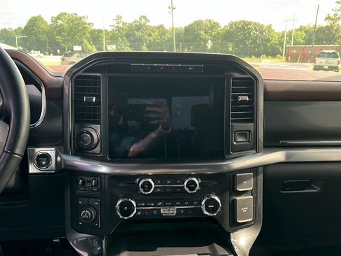 Used 2022 Ford F150 Lariat w/ Equipment Group 502A High AWD/4WD image 10