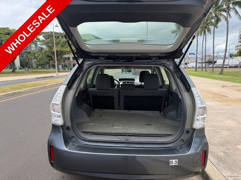 Used 2013 Toyota Prius V Five FWD image 9