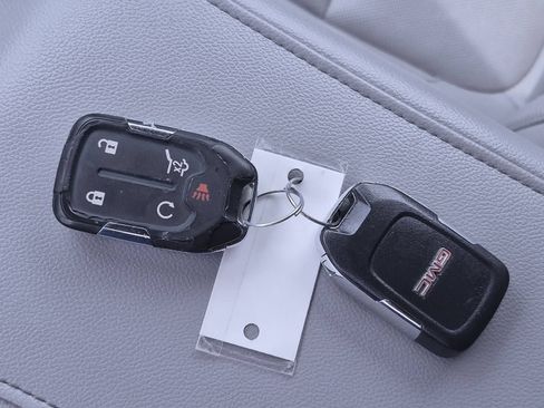 Used 2017 GMC Acadia SLT AWD/4WD image 36