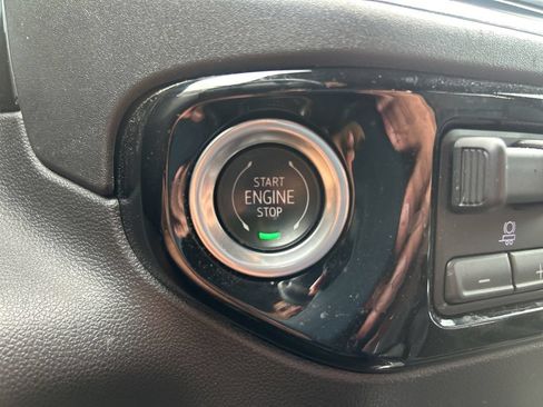 Used 2023 Chevrolet Silverado 1500 LTZ w/ LTZ Convenience Package II AWD/4WD image 40