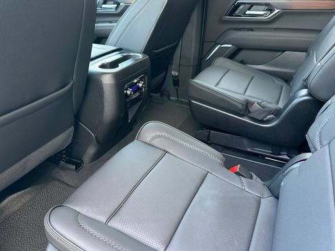 New 2026 GMC Yukon XL Denali w/ Sun & Power Step Package AWD/4WD image 13