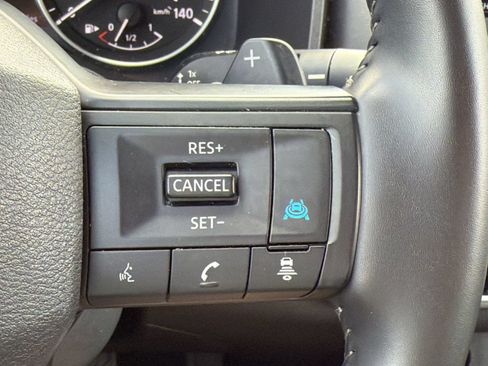 Used 2025 Nissan Rogue SV FWD image 19