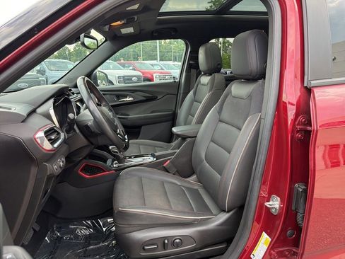 Used 2022 Chevrolet TrailBlazer RS w/ Sun and Liftgate Package FWD image 10