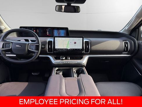 New 2026 Ford Expedition Platinum w/ Platinum Ultimate Package AWD/4WD image 10