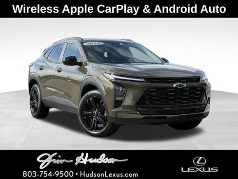 Used 2024 Chevrolet Trax ACTIV w/ Sunroof Package FWD image 1