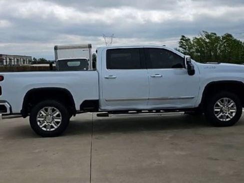 New 2026 Chevrolet Silverado 2500 High Country AWD/4WD image 9