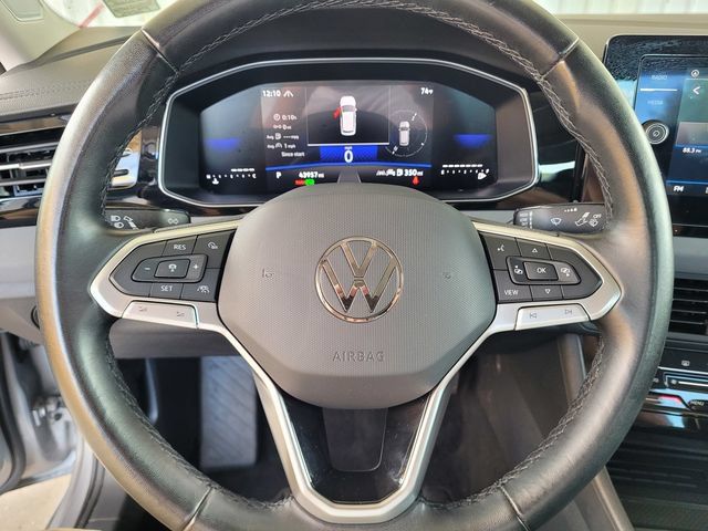 Used 2025 Volkswagen Jetta SE FWD image 23