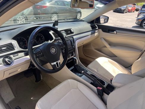 Used 2014 Volkswagen Passat 1.8T SE FWD image 9