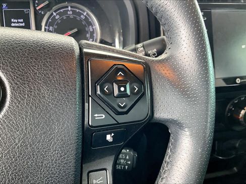 Used 2021 Toyota 4Runner Venture w/ Moonroof Package AWD/4WD image 24