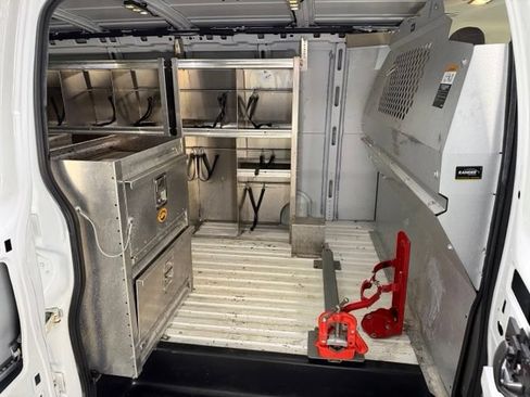 Used 2019 Chevrolet Express 2500 w/ Driver Convenience Package RWD image 9