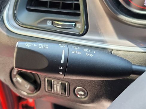 Used 2022 Dodge Challenger GT image 29