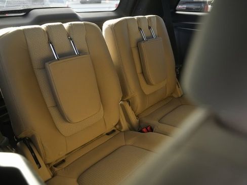 Used 2017 Ford Explorer XLT w/ Equipment Group 201A image 15