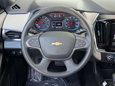 Used 2023 Chevrolet Traverse LS FWD image 13