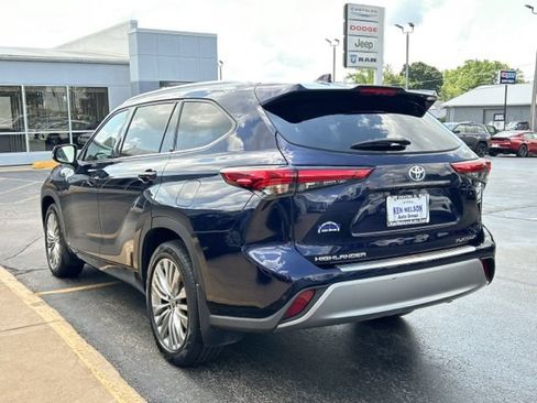 Used 2022 Toyota Highlander Platinum AWD/4WD image 7