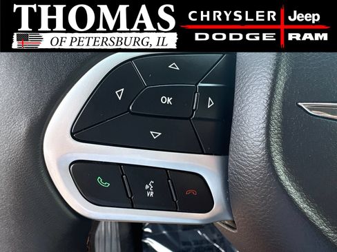 Used 2018 Chrysler Pacifica Touring-L Plus w/ Tire & Wheel Group FWD image 11