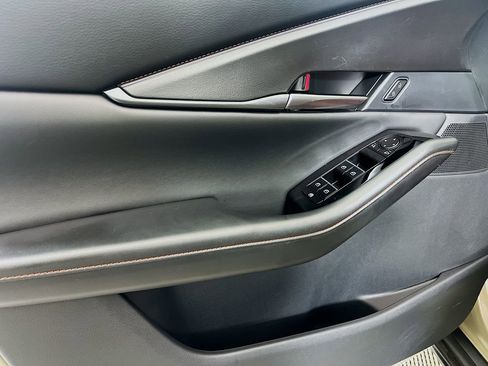 Certified 2025 MAZDA CX-30 Carbon image 23