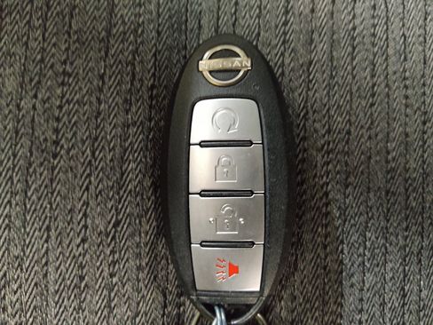 Used 2022 Nissan Rogue SV FWD image 32