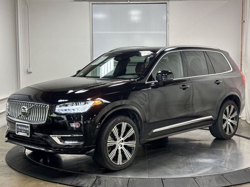 Used 2024 Volvo XC90 T8 Plus w/ Protection Package Premier AWD/4WD image 4