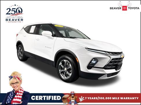 Used 2025 Chevrolet Blazer LT FWD image 1