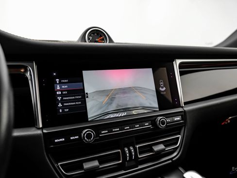 Used 2021 Porsche Macan AWD/4WD image 68